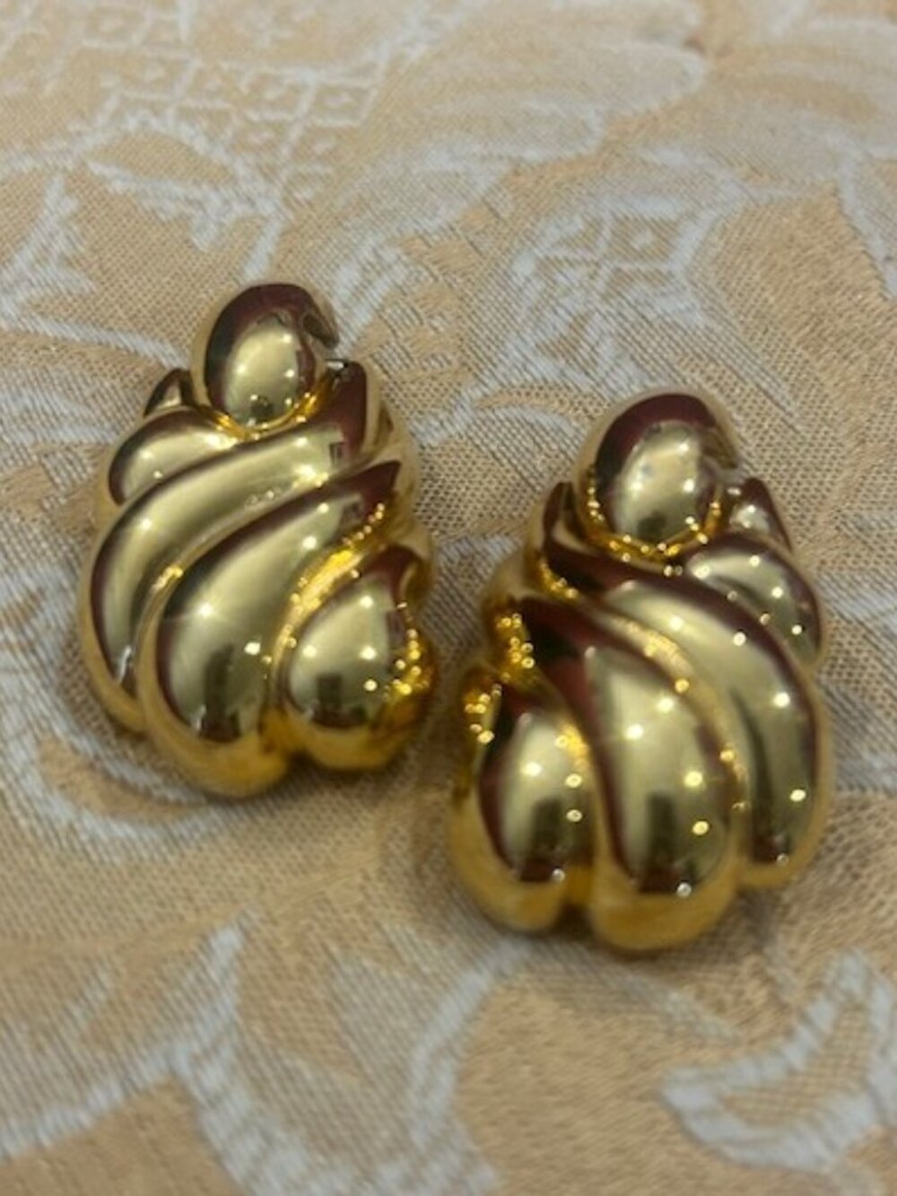 ANNE KLEIN Large Gold Door Knocker Statement EARRINGS - Picture 6 of 9